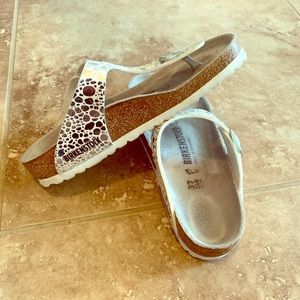 EUC Birkenstock Gizah White Shimmer 37